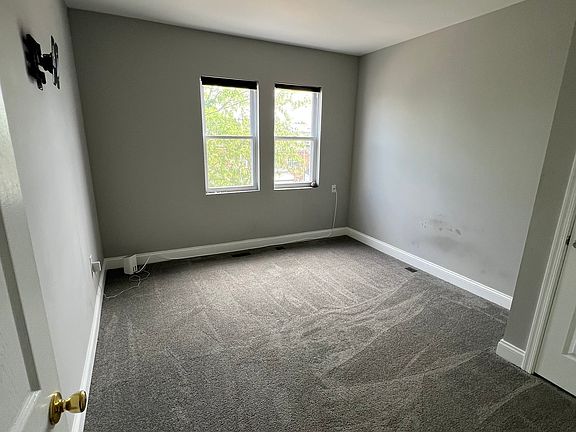 5th image of 615 N Augusta Ave