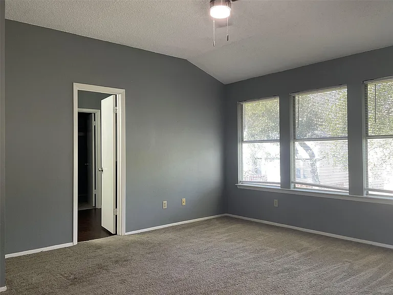 12702 Margit Dr — Photo 20
