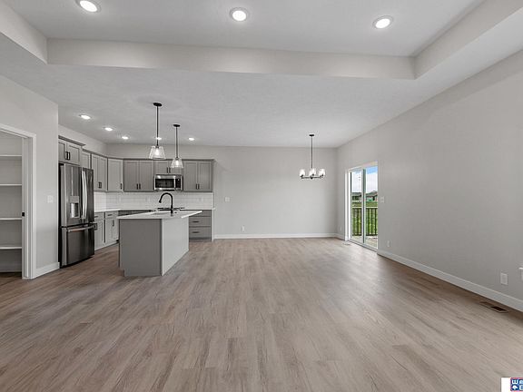 5th image of 8633 Camrose Ln