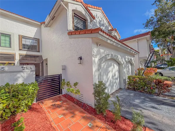 3525 Magellan Cir, Miami, FL 33180
