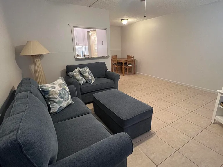 31 Westbury B #31 — Photo 3