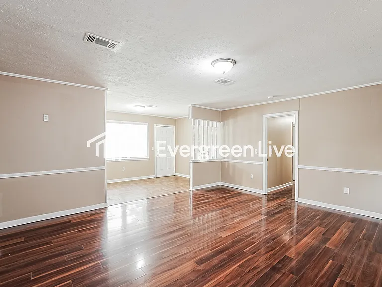 513 Sycamore Cir — Photo 4