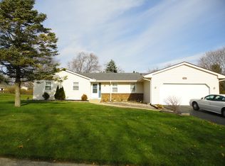 121 Stoney Creek Rd, Dekalb, IL 60115