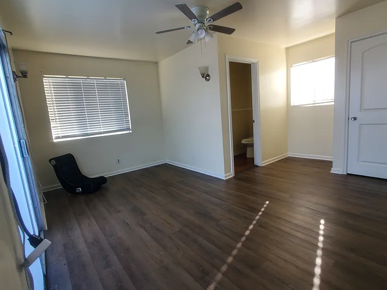 332 Twickenham Ave #1/2 — Photo 10