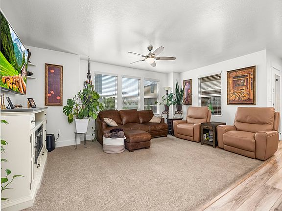 5th image of 2308 E Ranch Hand Way