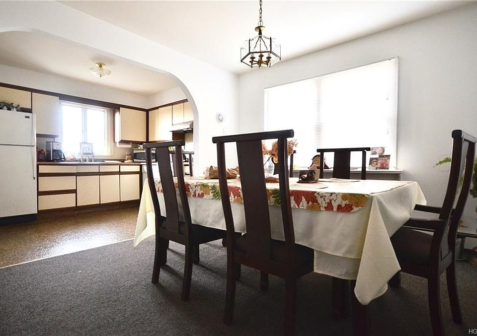 1st image of 211 Lakeview Ave #1