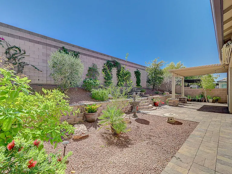933 Everest Peak Ave — Photo 48