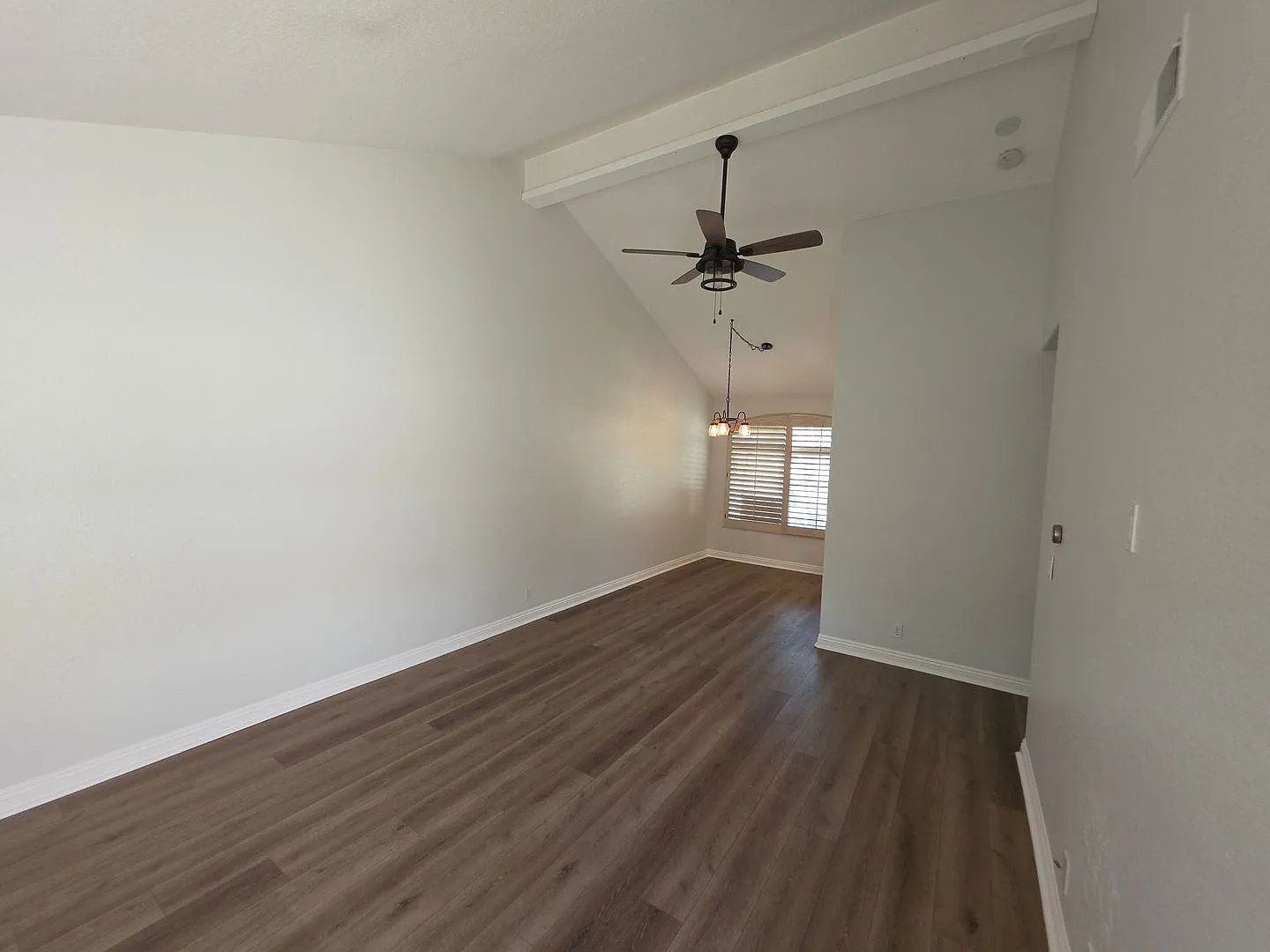 Seagate Colony: Upper 1 Bedroom 1 Bath Condo — Photo 4