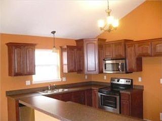 2nd image of 2115 S 39th St