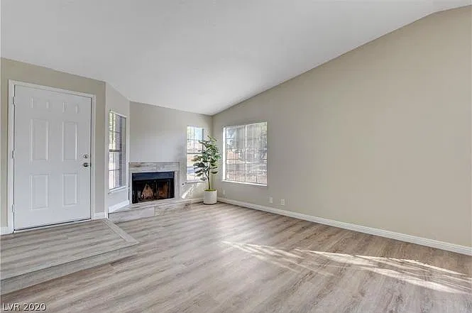 1013 Palo Verde Dr — Photo 3
