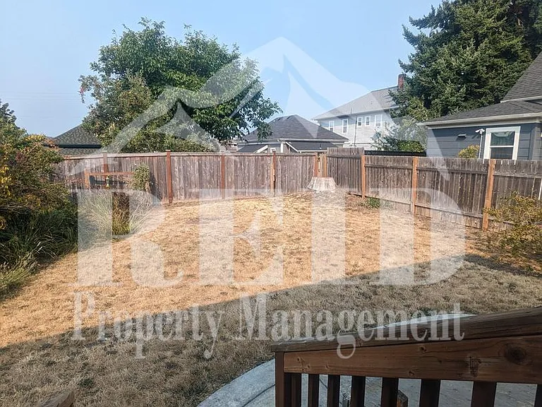 657 Highland Ave — Photo 20