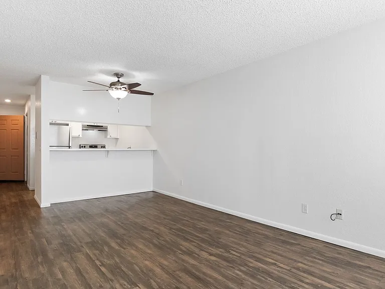 Villa Temecula Apartments — Photo 7
