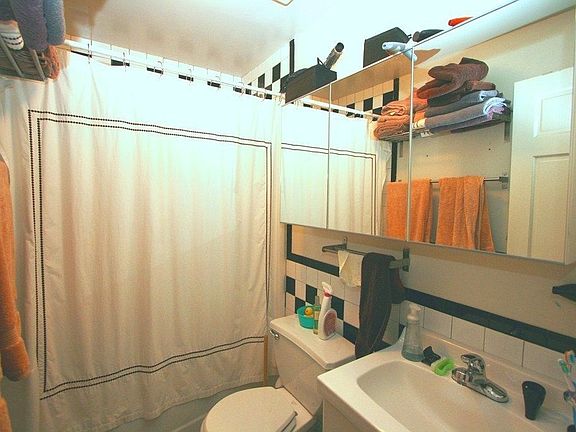 3rd image of 474 Bergen St APT 2