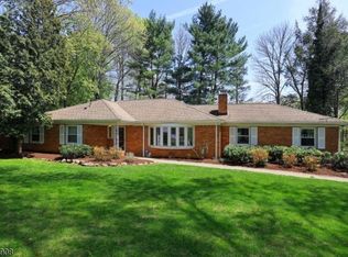 1625 Nottingham Way, Mountainside, NJ 07092