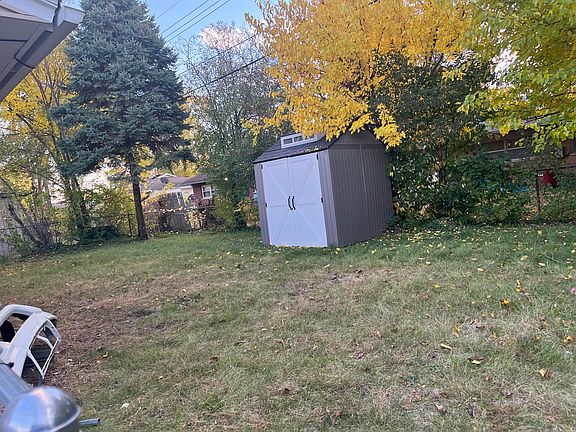 4th image of 21921 Sloman St