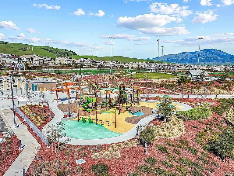 Mateo Miller Cir — Photo 13