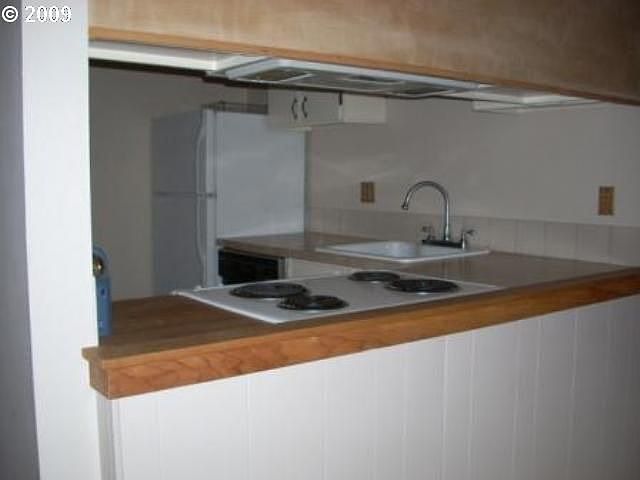 2nd image of 16850 SW Gleneagle Dr Unit 18B