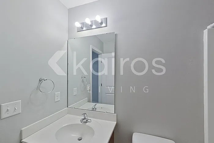 1010 E Macree Ter — Photo 14