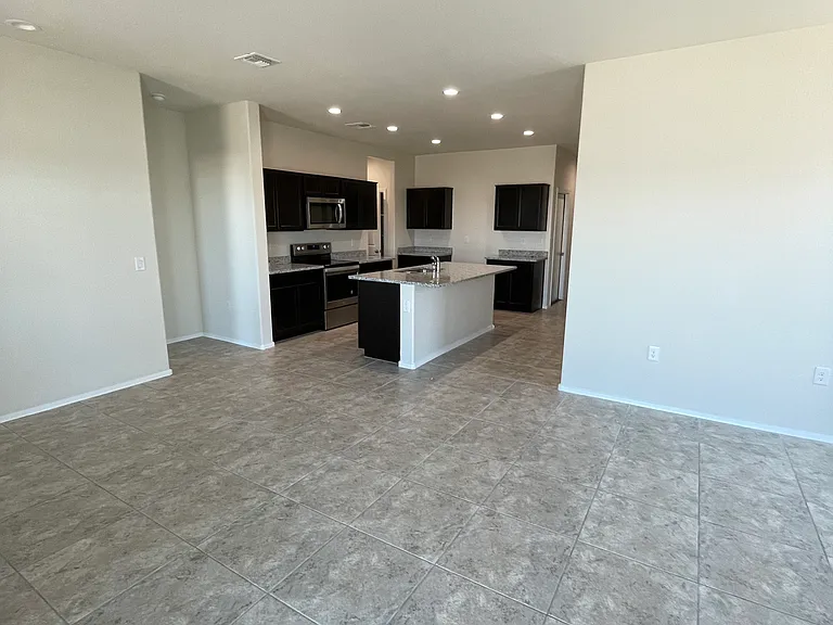 36014 W Madrid Ave — Photo 9