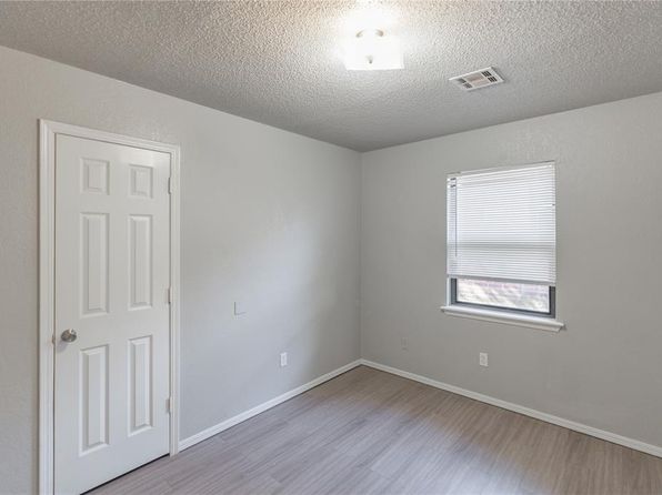 oklahoma-city-oklahoma-2088187575 picture