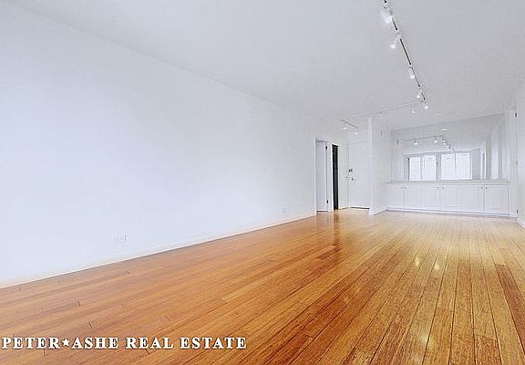 4th image of 220 E 65th St #21R