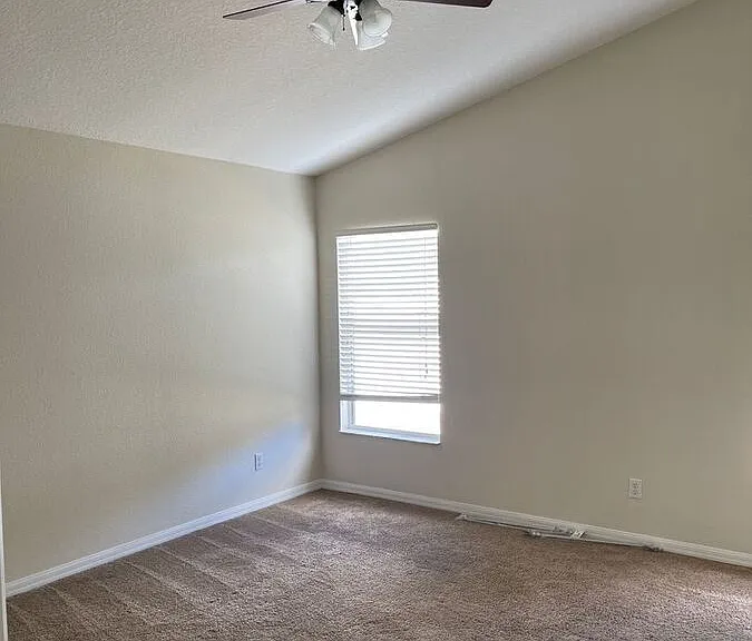 722 Windsor Estates Dr — Photo 11