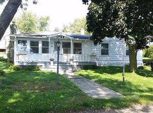 11744 Kenton Dr, Whitmore Lake, MI 48189