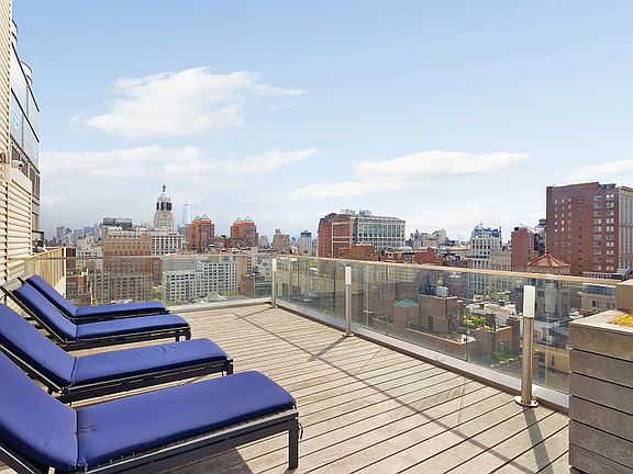 5th image of 160 E 22nd St #7D