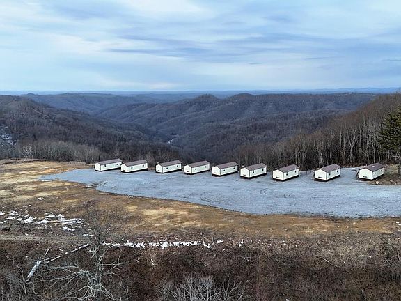 3rd image of 1002 Sagamore Rd