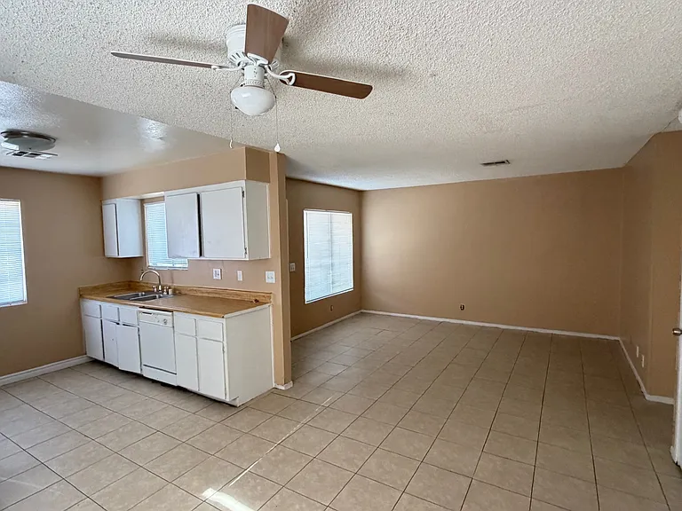 5265 Hagemann Ln #B — Photo 2