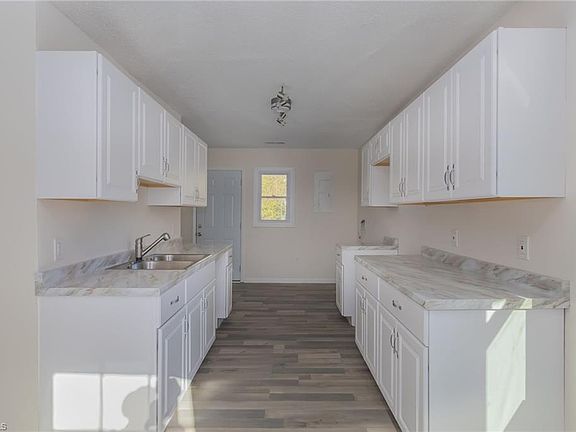 4th image of 311 Valley Rd