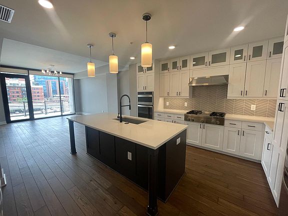 2nd image of 1918 19th St #1205