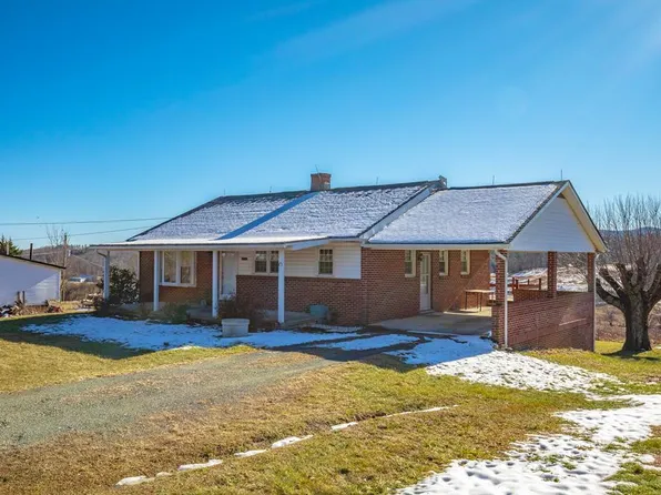7082 Pipers Gap Rd, Galax, VA 24333
