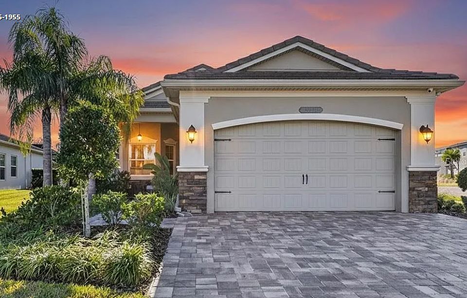 1st image of 30724 Lindentree Dr