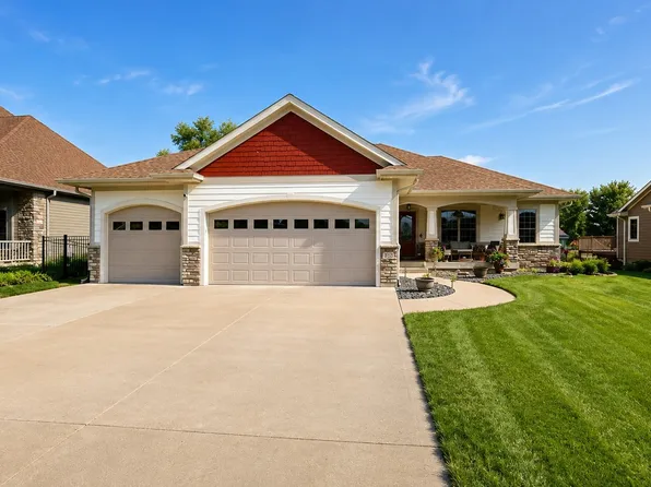 510 Stonegate Ct SW, Altoona, IA 50009