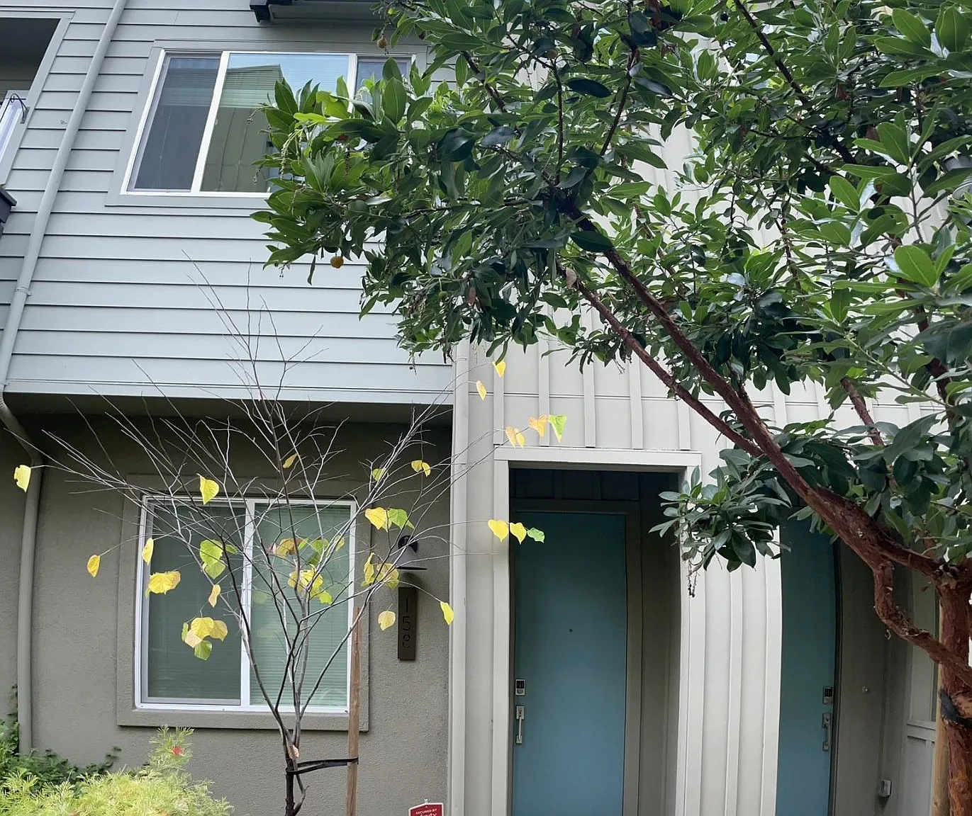 3 bed, 3.5 bath, 1471 sqft, $4,200 — Photo 1