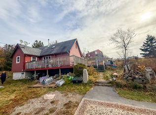 24 Old Harbor Rd, Vinalhaven, ME 04863