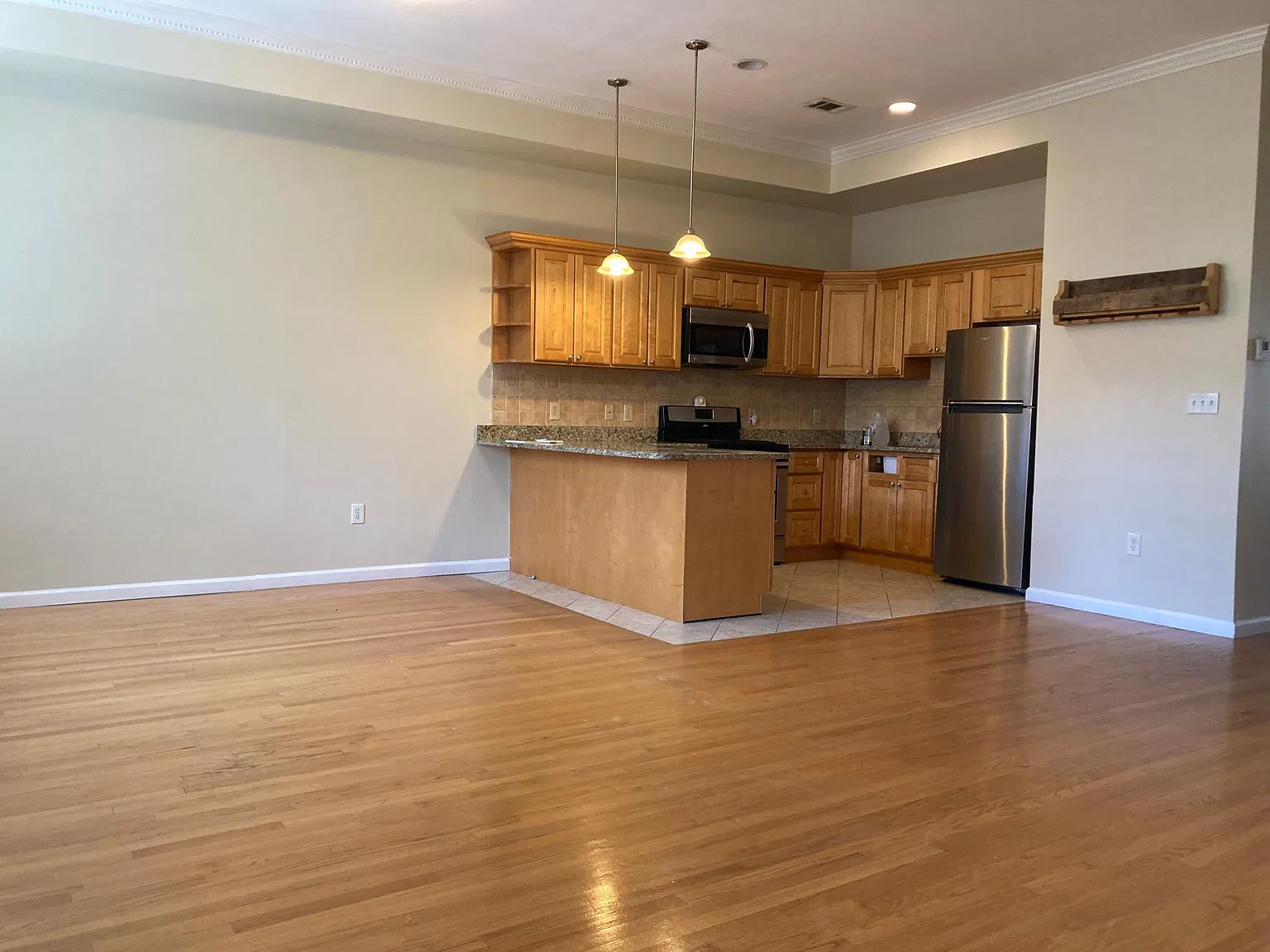 2 bed, 1000 sqft, $2,600 — Photo 4