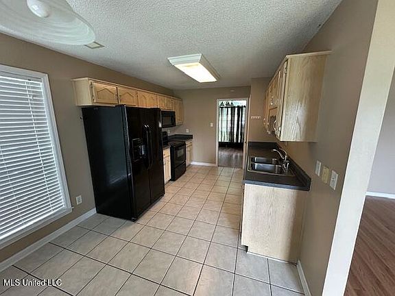 4th image of 3189 Stonehenge Dr