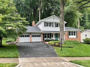 8206 Chivalry Rd, Annandale, VA 22003