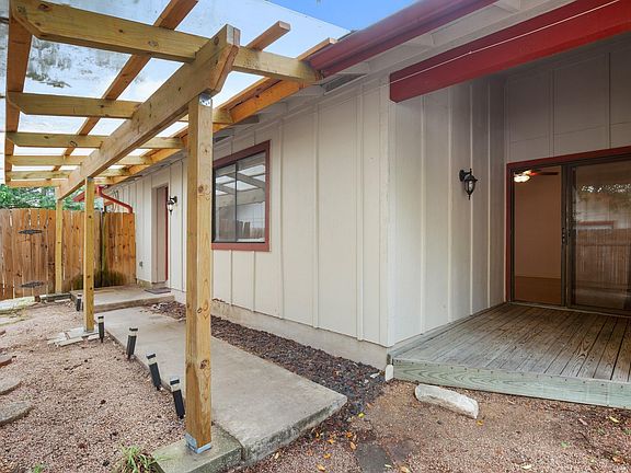 5th image of 9001 Parkfield Dr #B