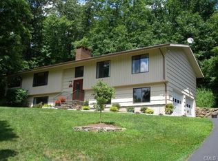 21 Hickory Ln, Monroe, CT 06468