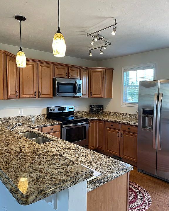 1st image of 135 Thoroughbred Cir