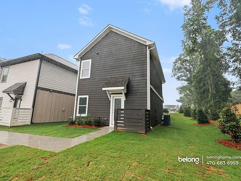 300 Dempsey Dr — Photo 4