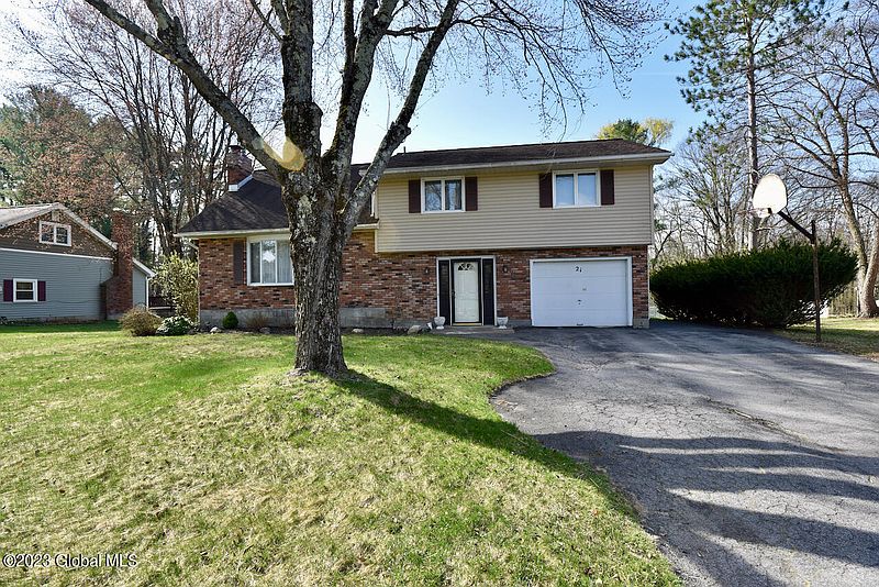 3rd image of 21 Roslyn Drive