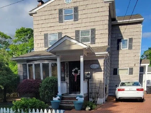 985 Nestor Street, Woodmere, NY 11598