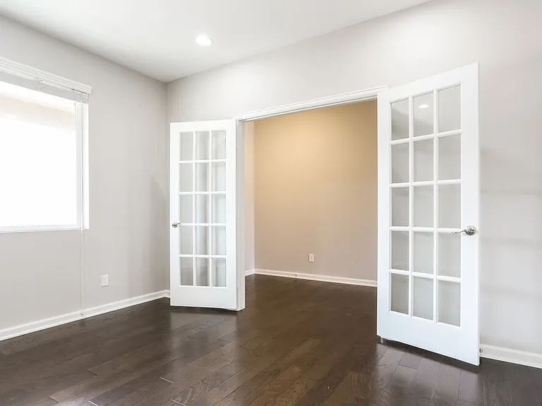 7649 Blue Water Dr — Photo 10
