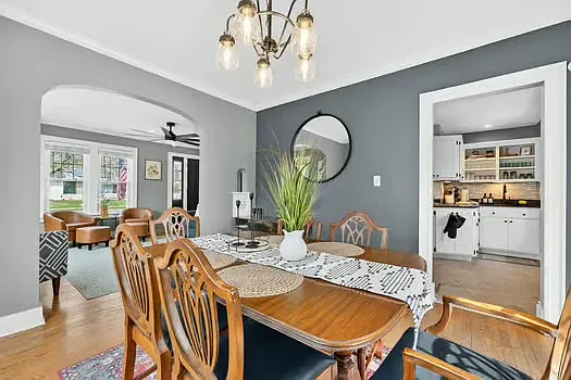 3 bed, 1.5 bath, 1743 sqft, $3,300 — Photo 2