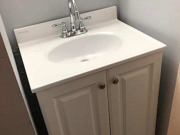 4th image of 2437 W Arthington St #1R