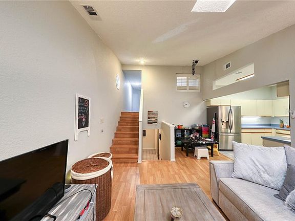 5th image of 6363 93rd Ter APT 4501